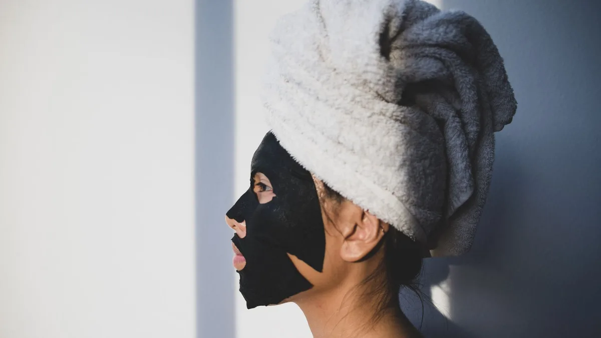 Masque maison point noir