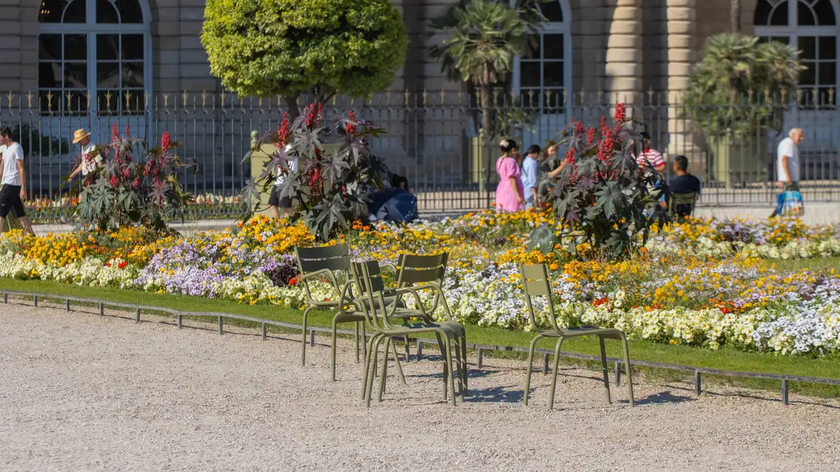 Entretenir son salon de jardin : bois, résine ou métal